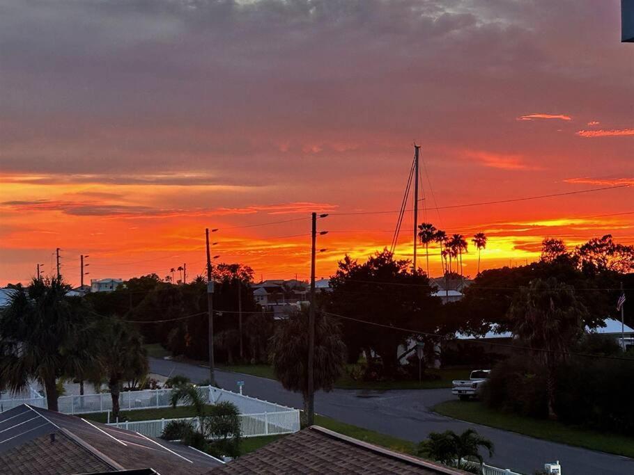 5 Bed3Bath Waterfront Pool Home With Full Gym, Office, And Heated Pool! Hernando Beach Esterno foto