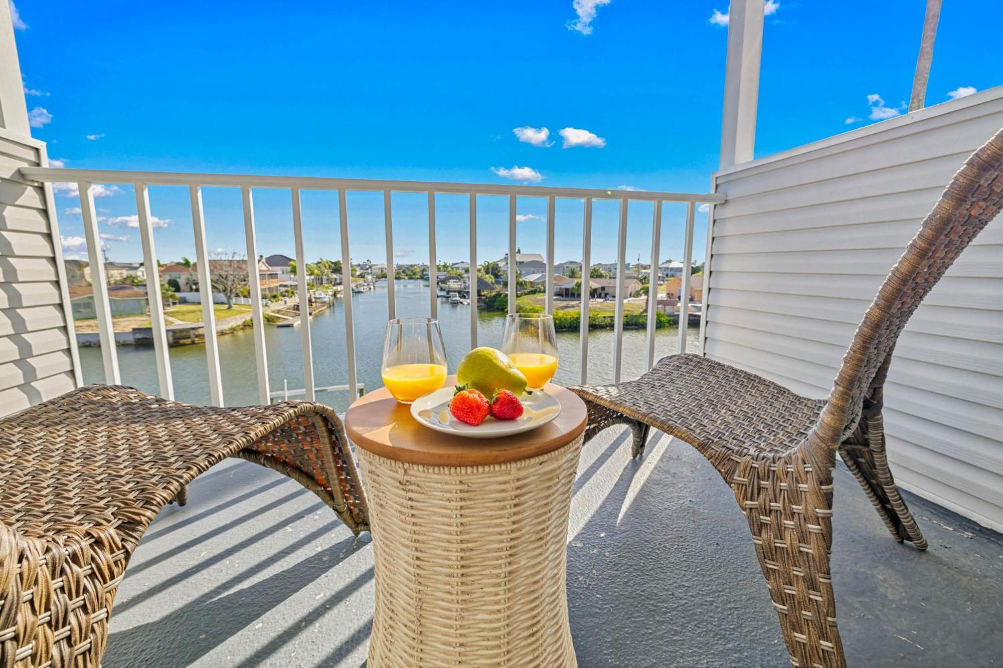 5 Bed3Bath Waterfront Pool Home With Full Gym, Office, And Heated Pool! Hernando Beach Esterno foto