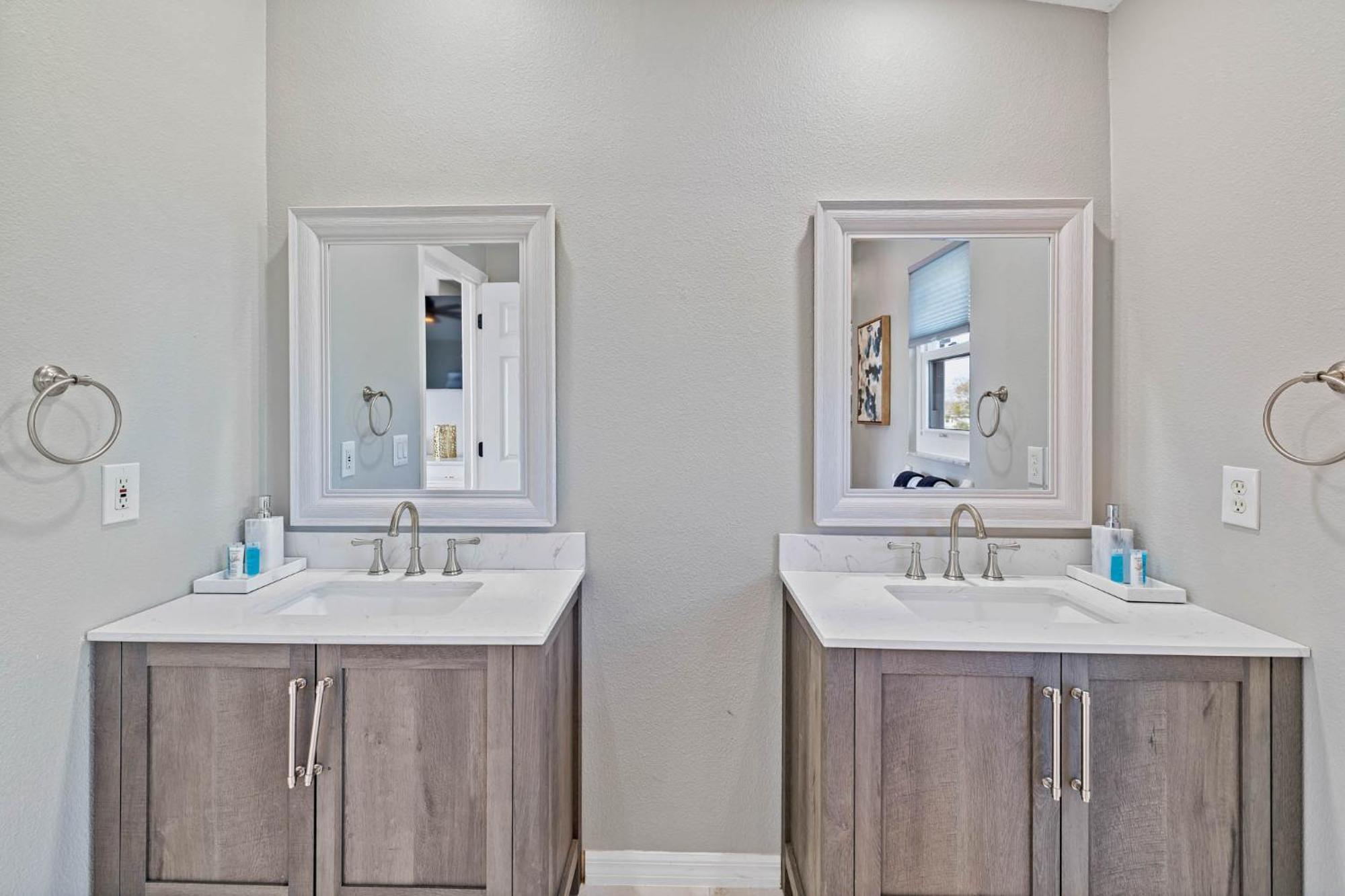 5 Bed3Bath Waterfront Pool Home With Full Gym, Office, And Heated Pool! Hernando Beach Esterno foto