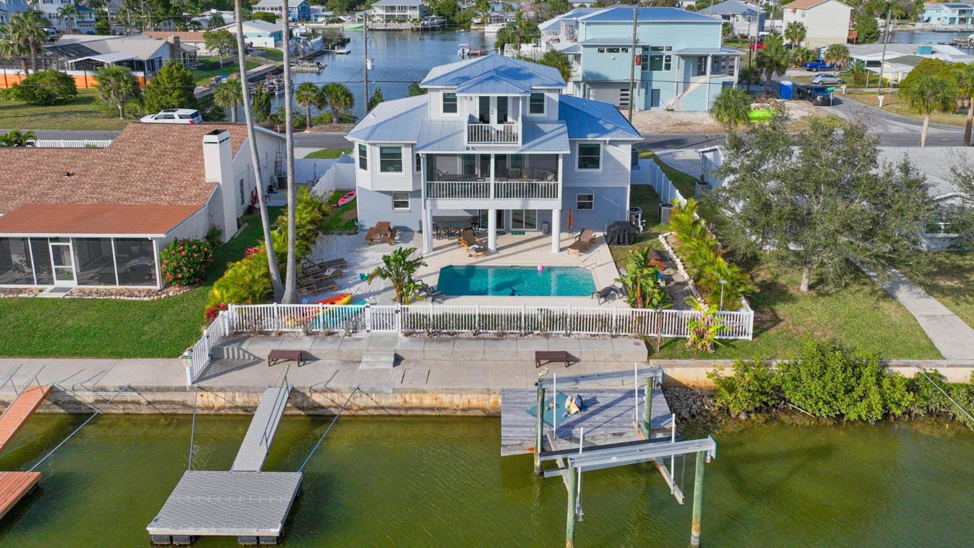 5 Bed3Bath Waterfront Pool Home With Full Gym, Office, And Heated Pool! Hernando Beach Esterno foto
